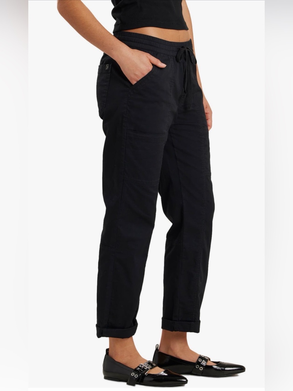 Union Bay Supplies black cargo pants. Size M.